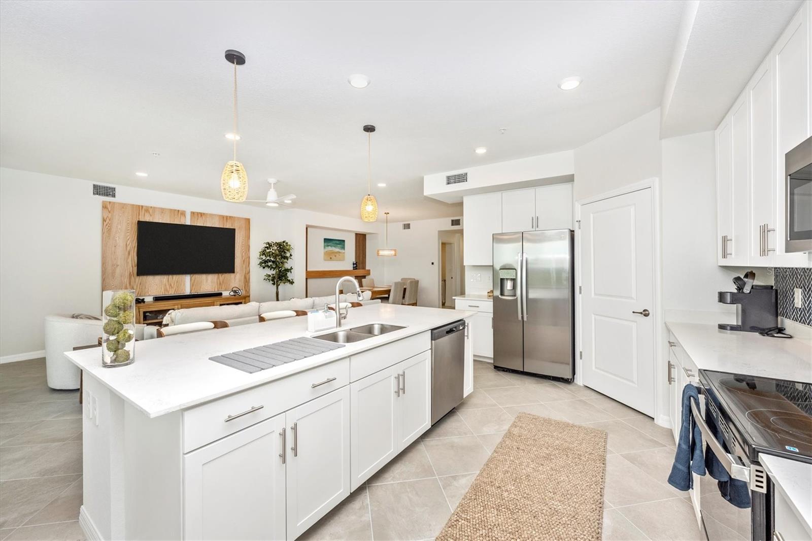 WELLEN PARK GOLF & COUNTRY CLUB - Residential Lease