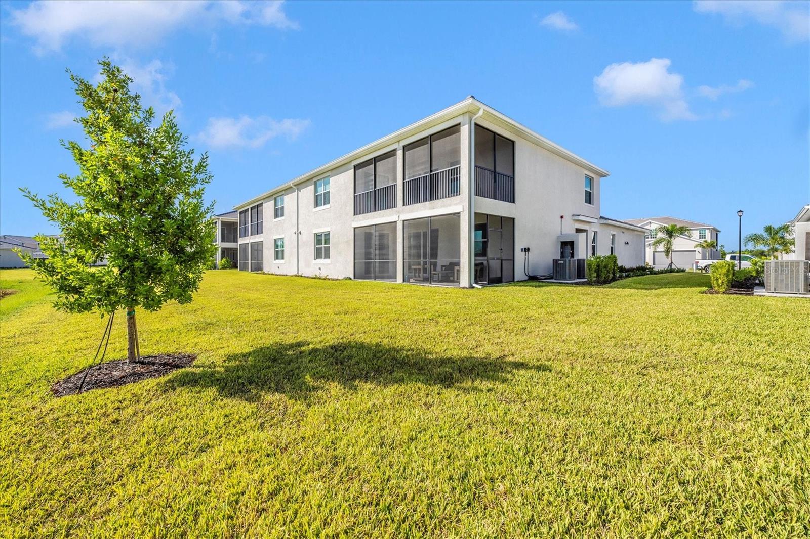WELLEN PARK GOLF & COUNTRY CLUB - Residential Lease