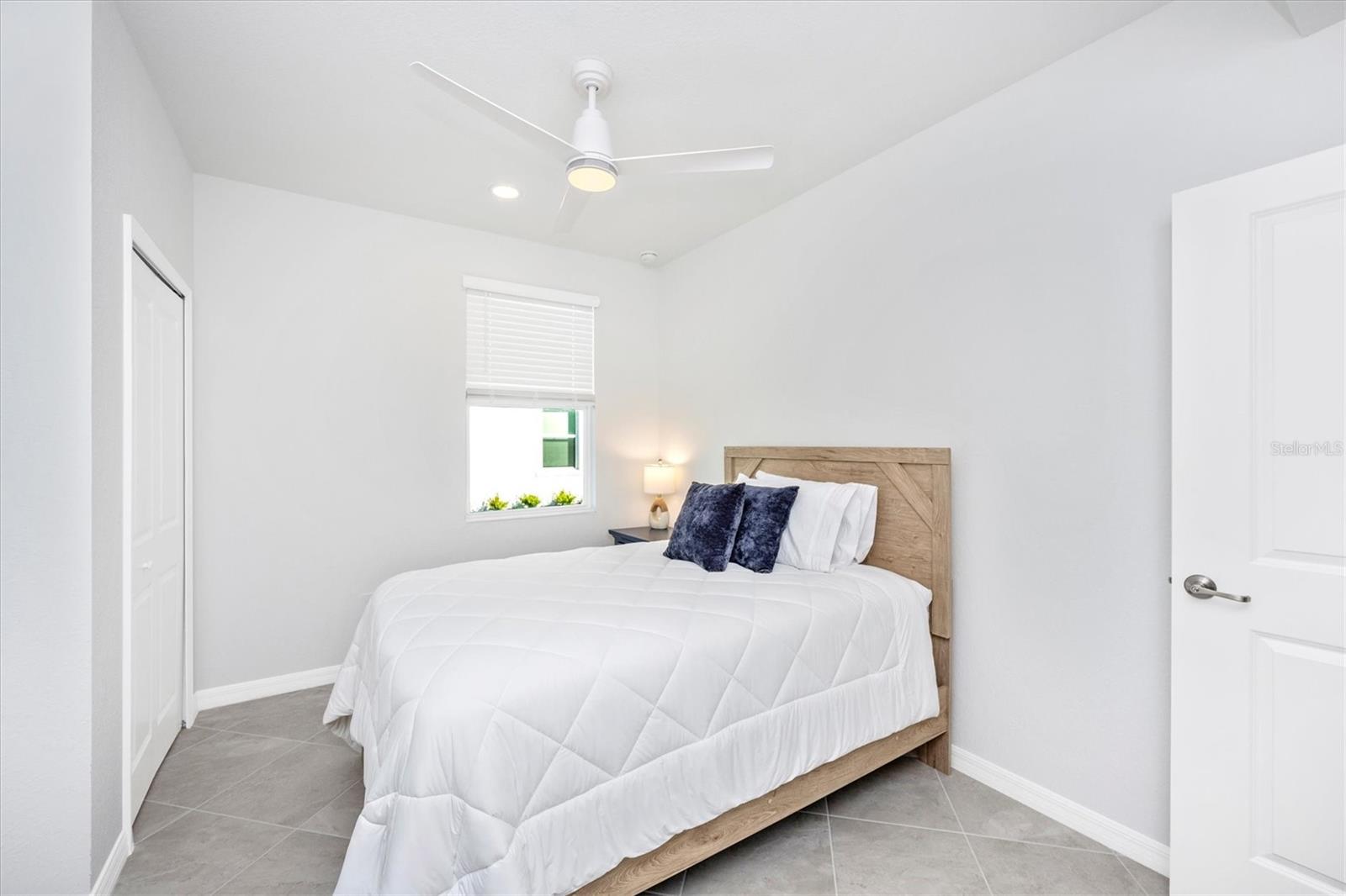 WELLEN PARK GOLF & COUNTRY CLUB - Residential Lease