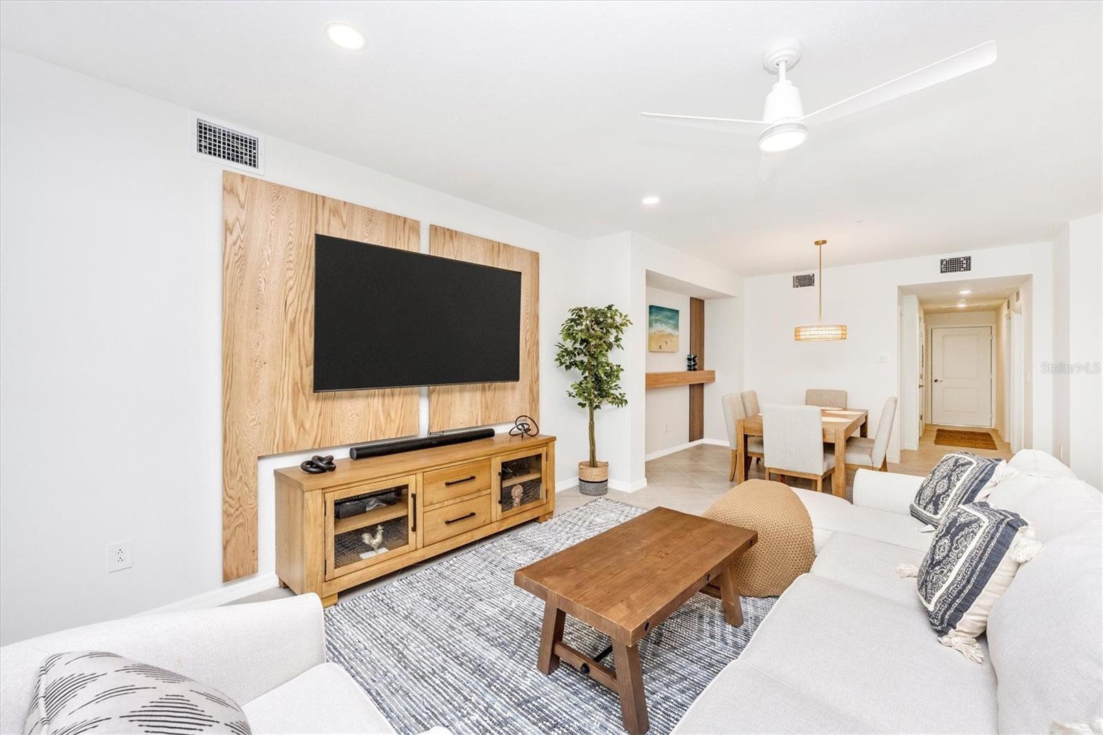 WELLEN PARK GOLF & COUNTRY CLUB - Residential Lease