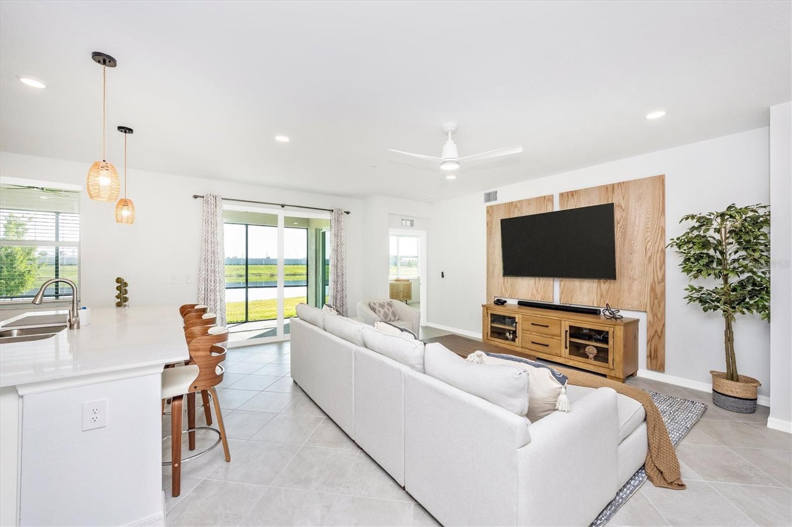 WELLEN PARK GOLF & COUNTRY CLUB - Residential Lease