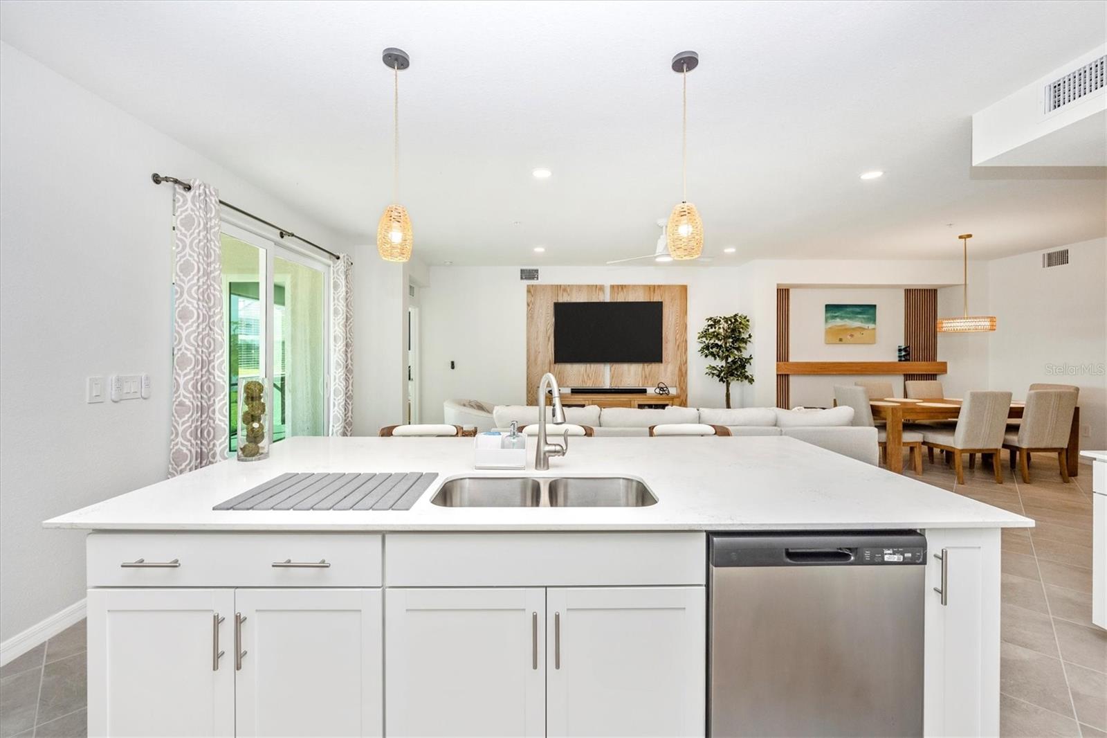 WELLEN PARK GOLF & COUNTRY CLUB - Residential Lease