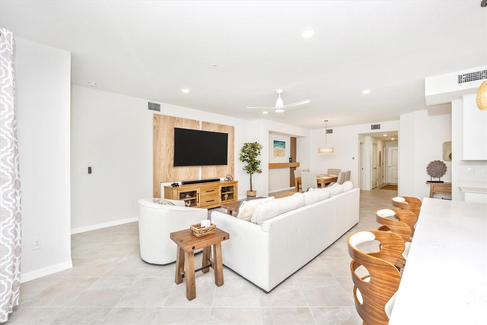 WELLEN PARK GOLF & COUNTRY CLUB - Residential Lease