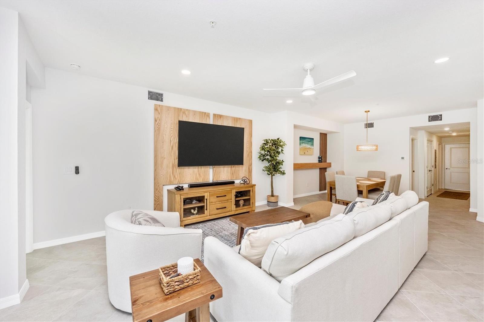 WELLEN PARK GOLF & COUNTRY CLUB - Residential Lease