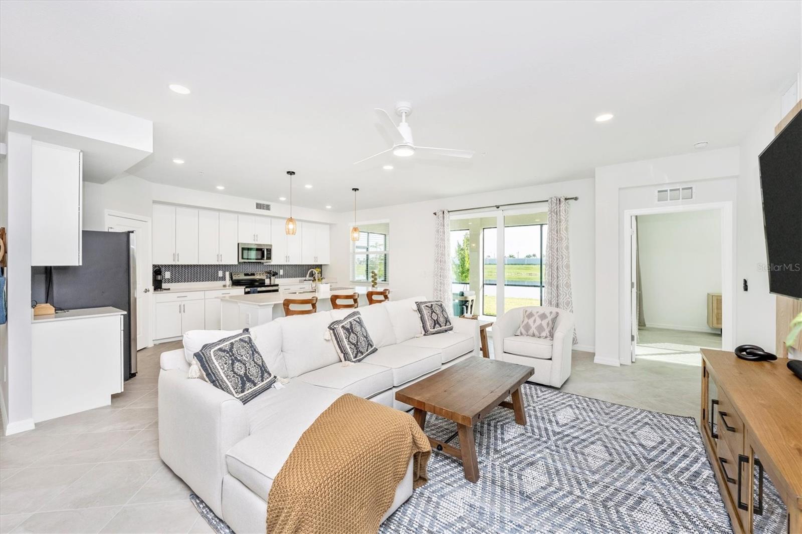 WELLEN PARK GOLF & COUNTRY CLUB - Residential Lease