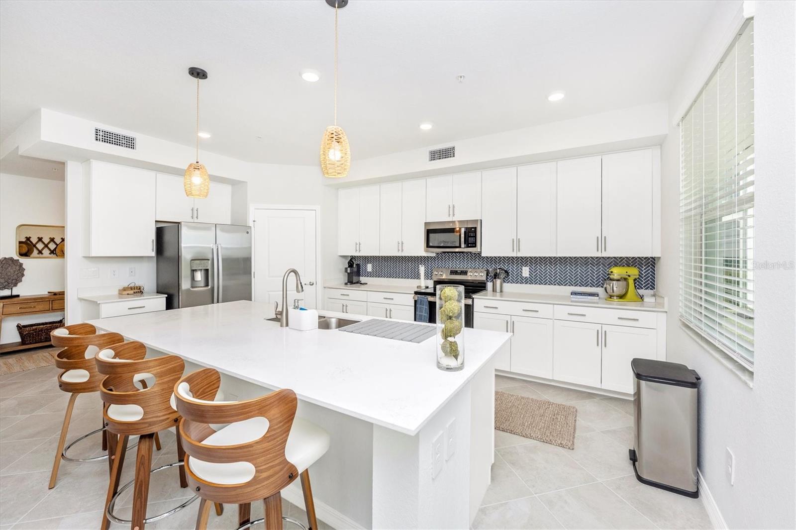 WELLEN PARK GOLF & COUNTRY CLUB - Residential Lease