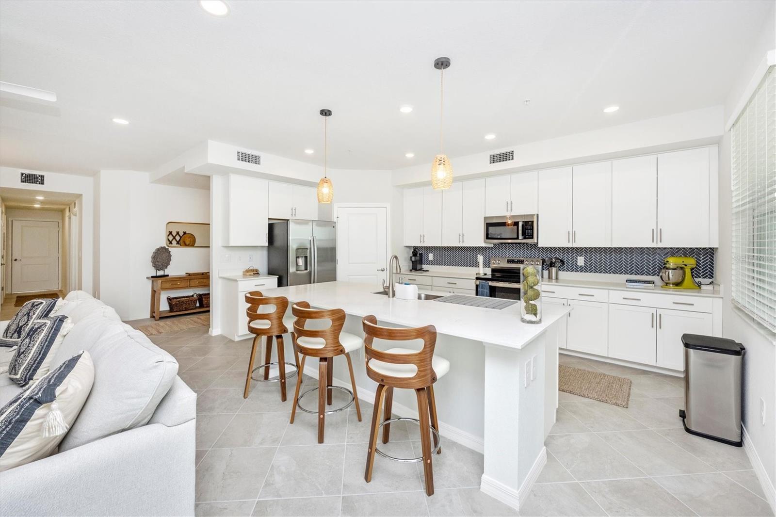 WELLEN PARK GOLF & COUNTRY CLUB - Residential Lease