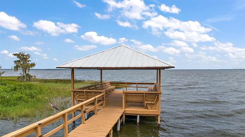 A home in TAVARES