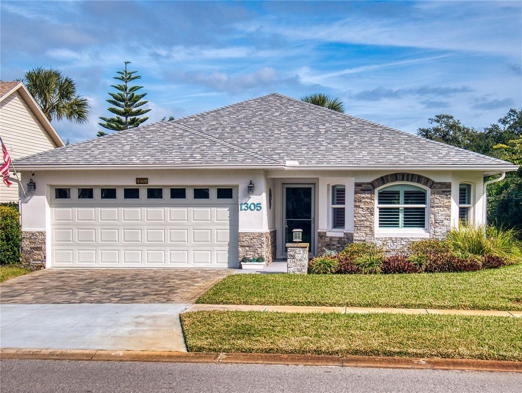 Photo of 1305 Wayne Avenue, New Smyrna Beach, FL 32168 (MLS # NS1087051)