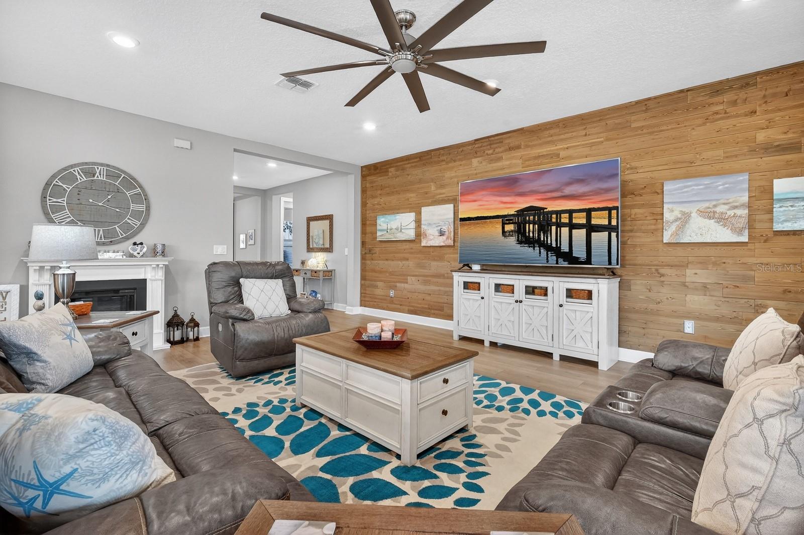 THE GROVE AT BANNON LAKES - Residential