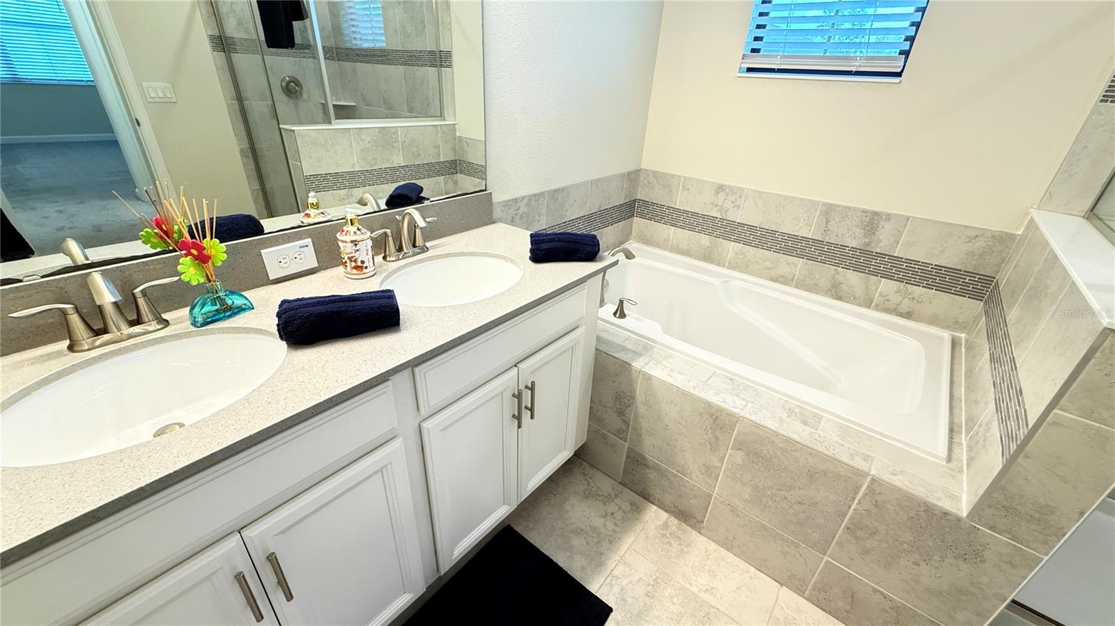 TRAILS/MOSS PARK - Residential