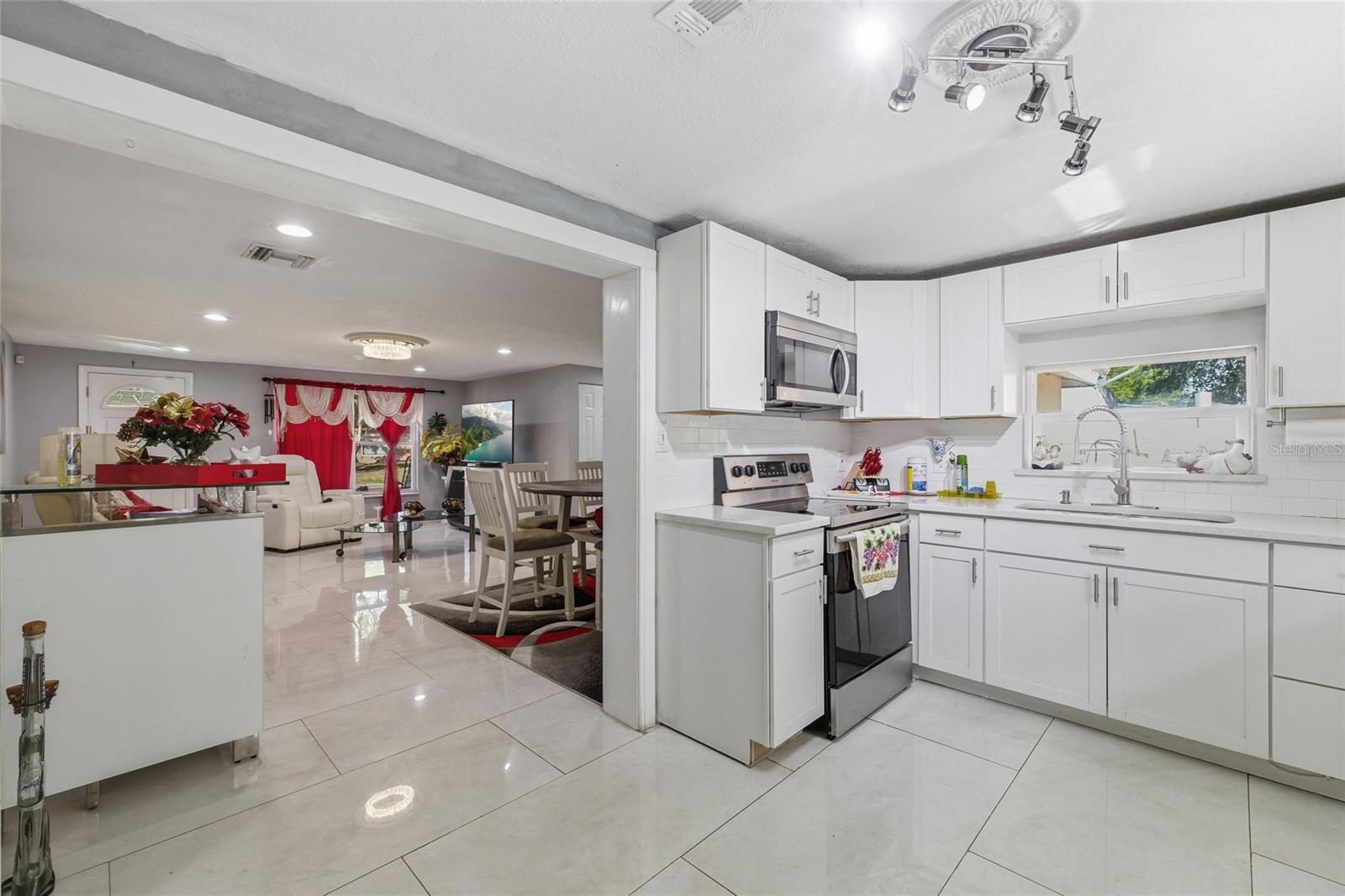 LAKEWOOD VILLAS - Residential