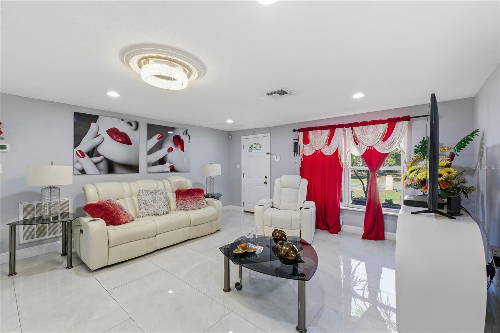 LAKEWOOD VILLAS - Residential