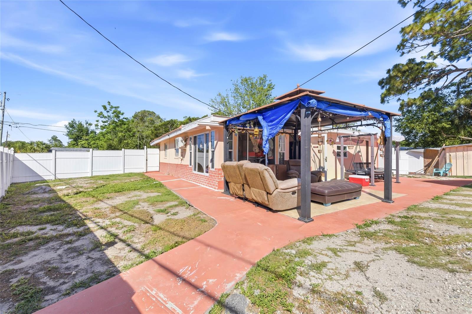LAKEWOOD VILLAS - Residential