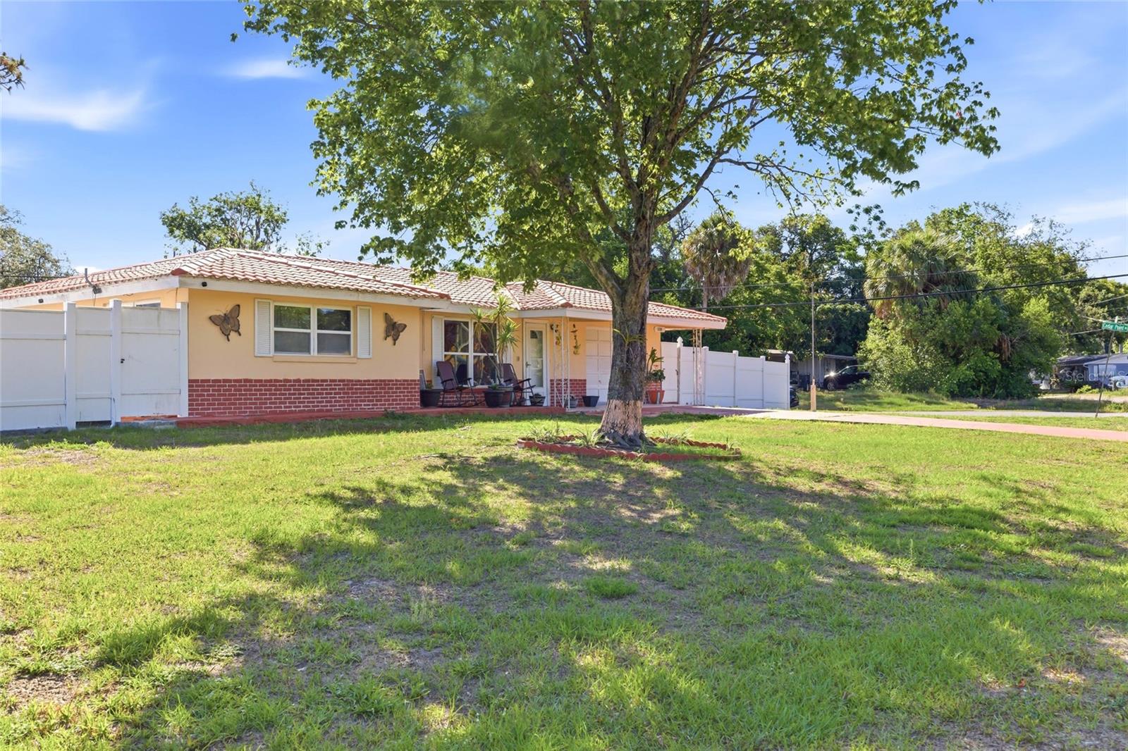 LAKEWOOD VILLAS - Residential