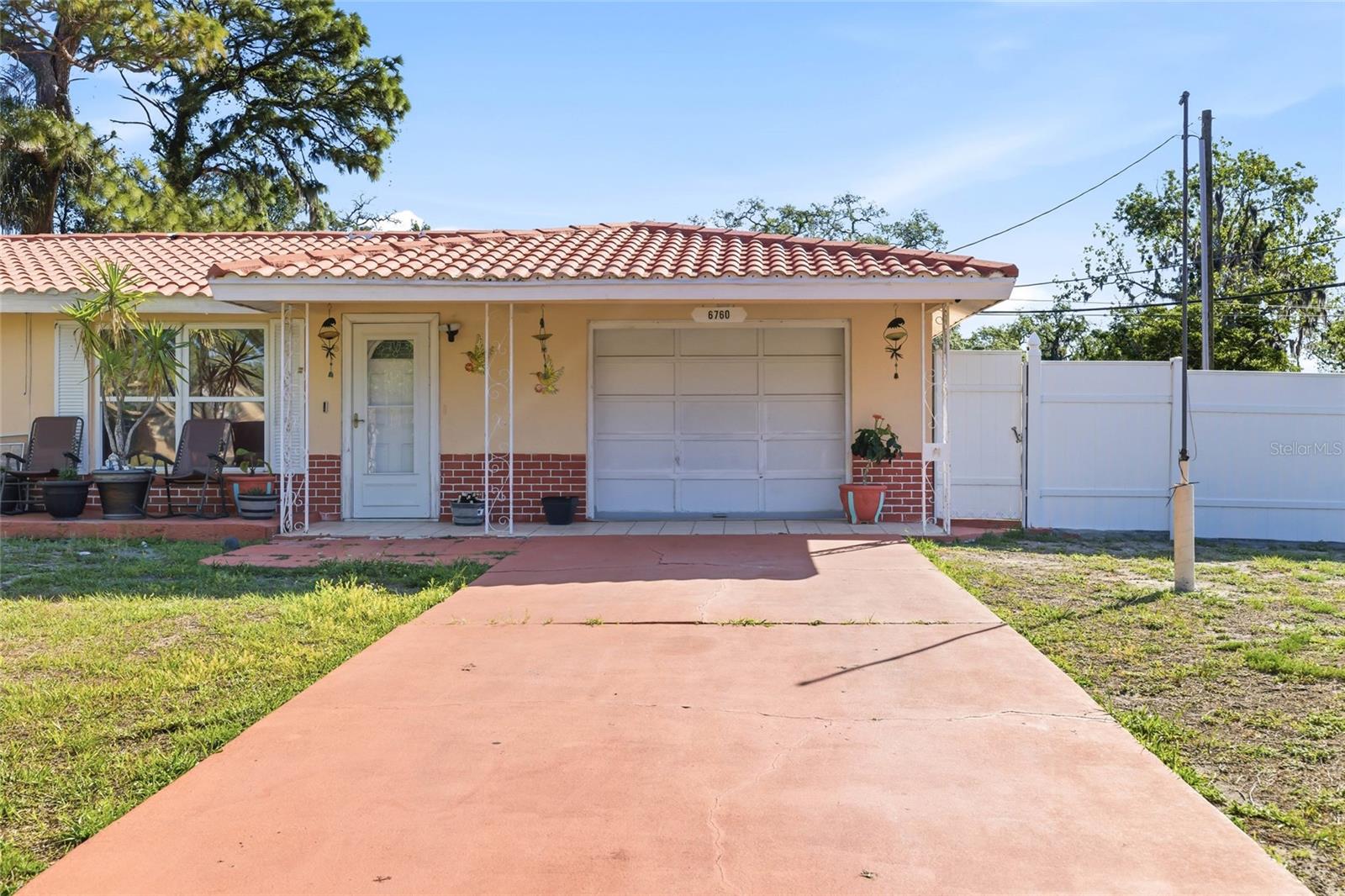 LAKEWOOD VILLAS - Residential