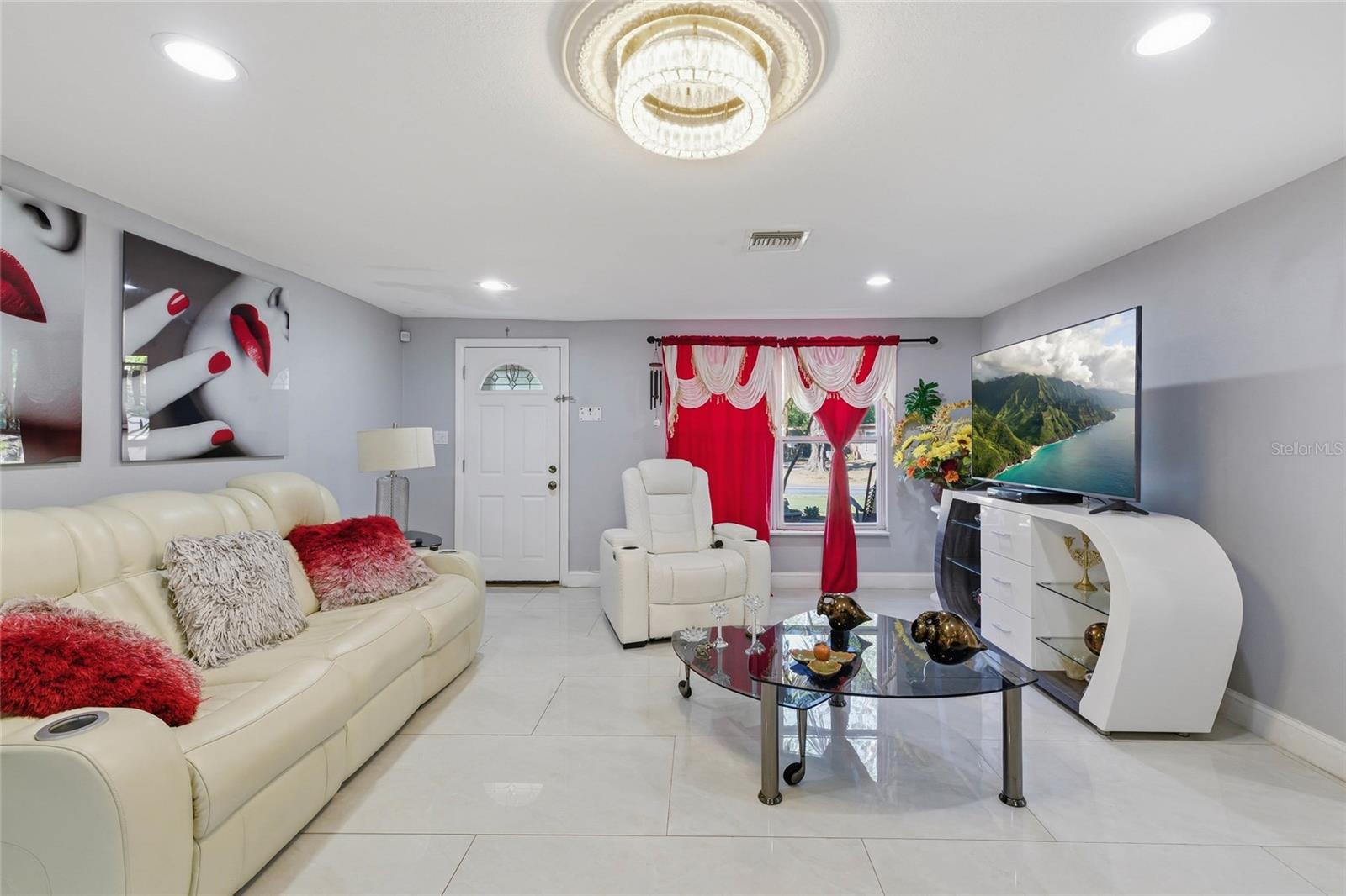 LAKEWOOD VILLAS - Residential