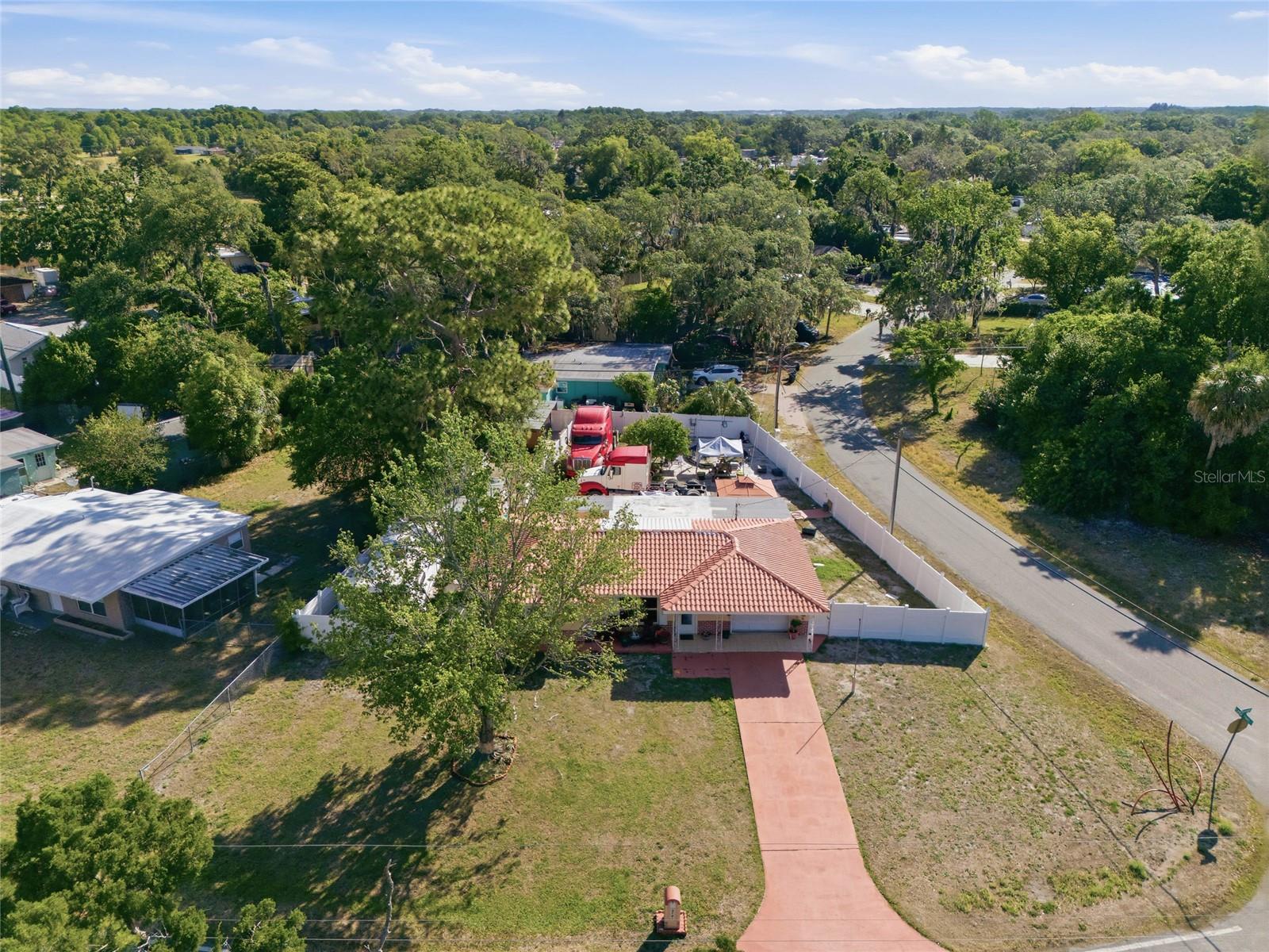 LAKEWOOD VILLAS - Residential