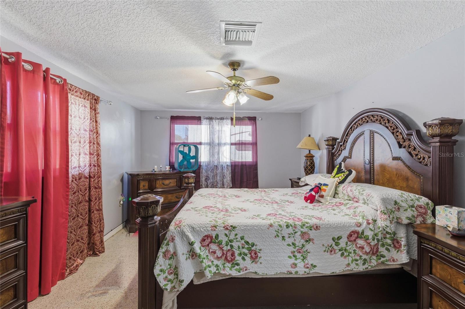 LAKEWOOD VILLAS - Residential
