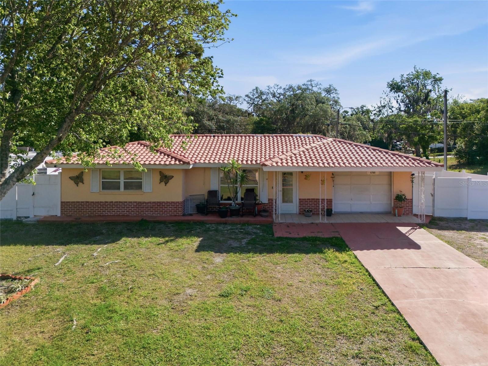 LAKEWOOD VILLAS - Residential