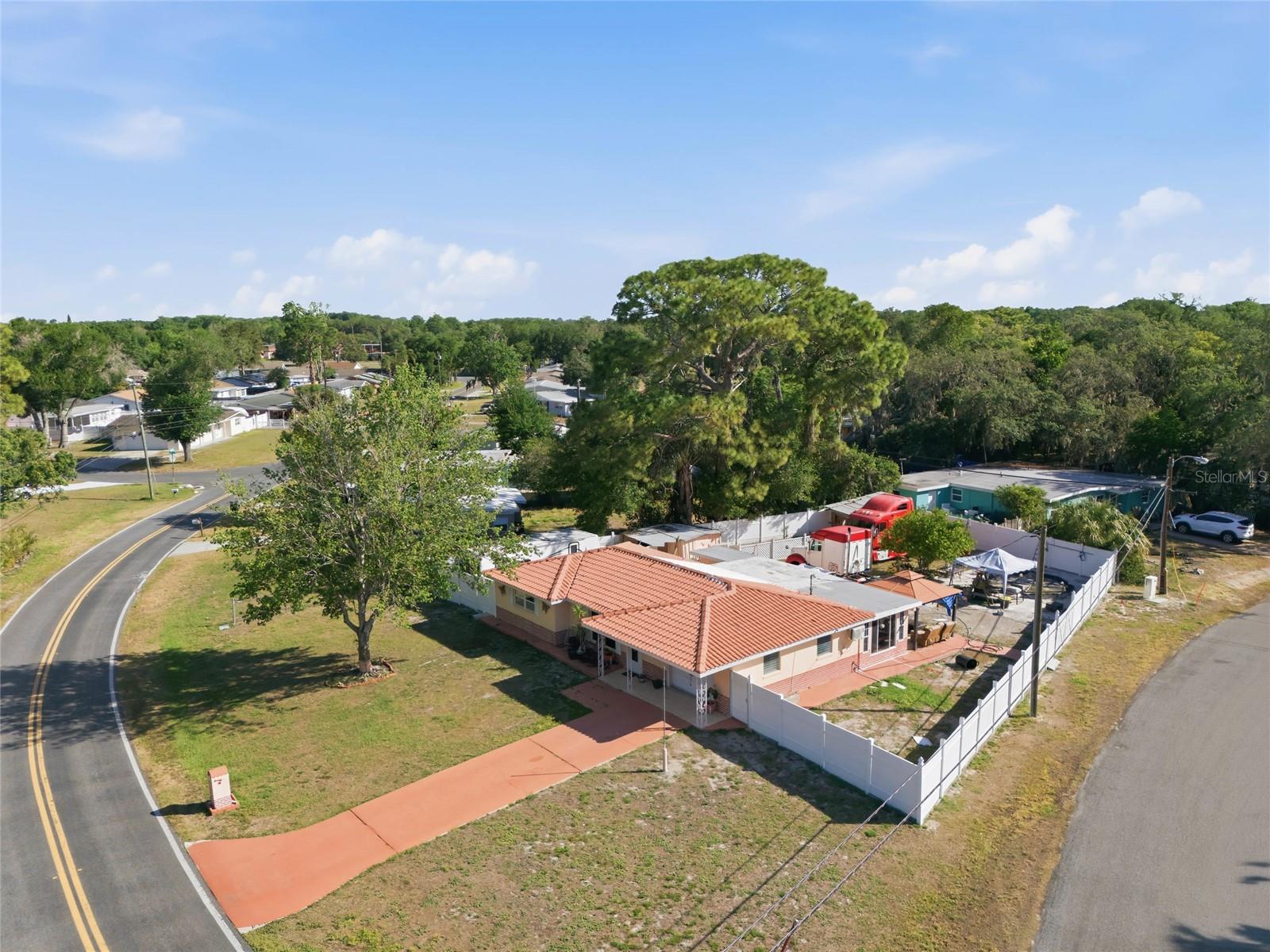 LAKEWOOD VILLAS - Residential
