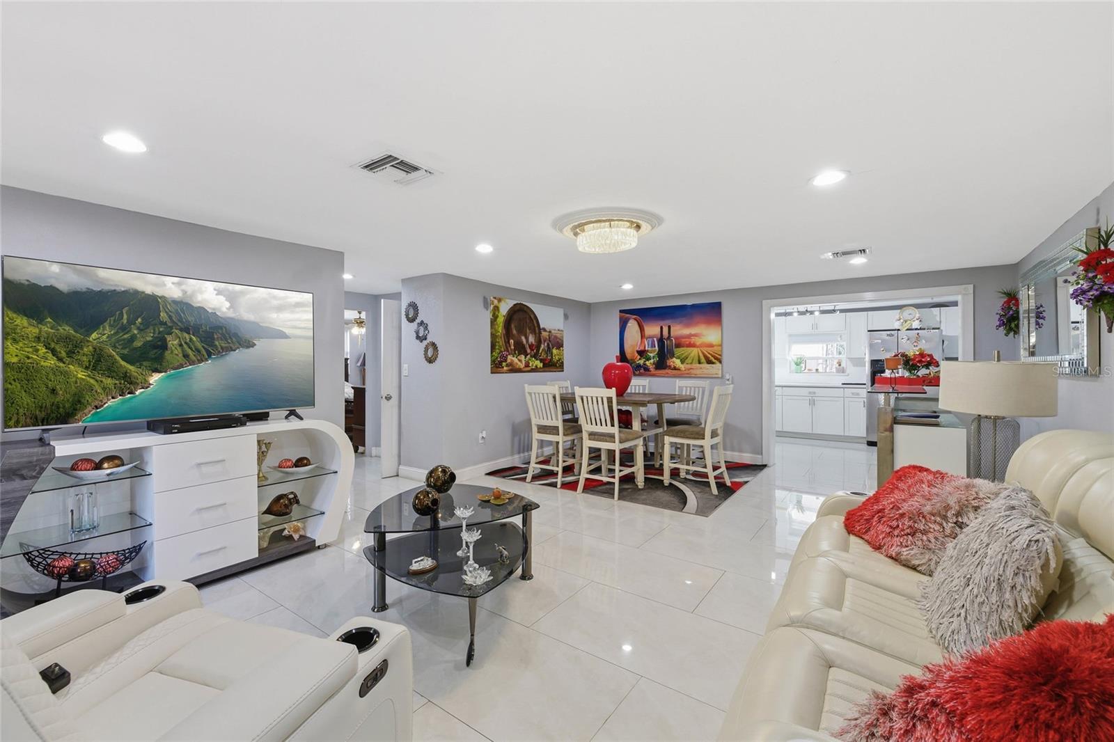 LAKEWOOD VILLAS - Residential