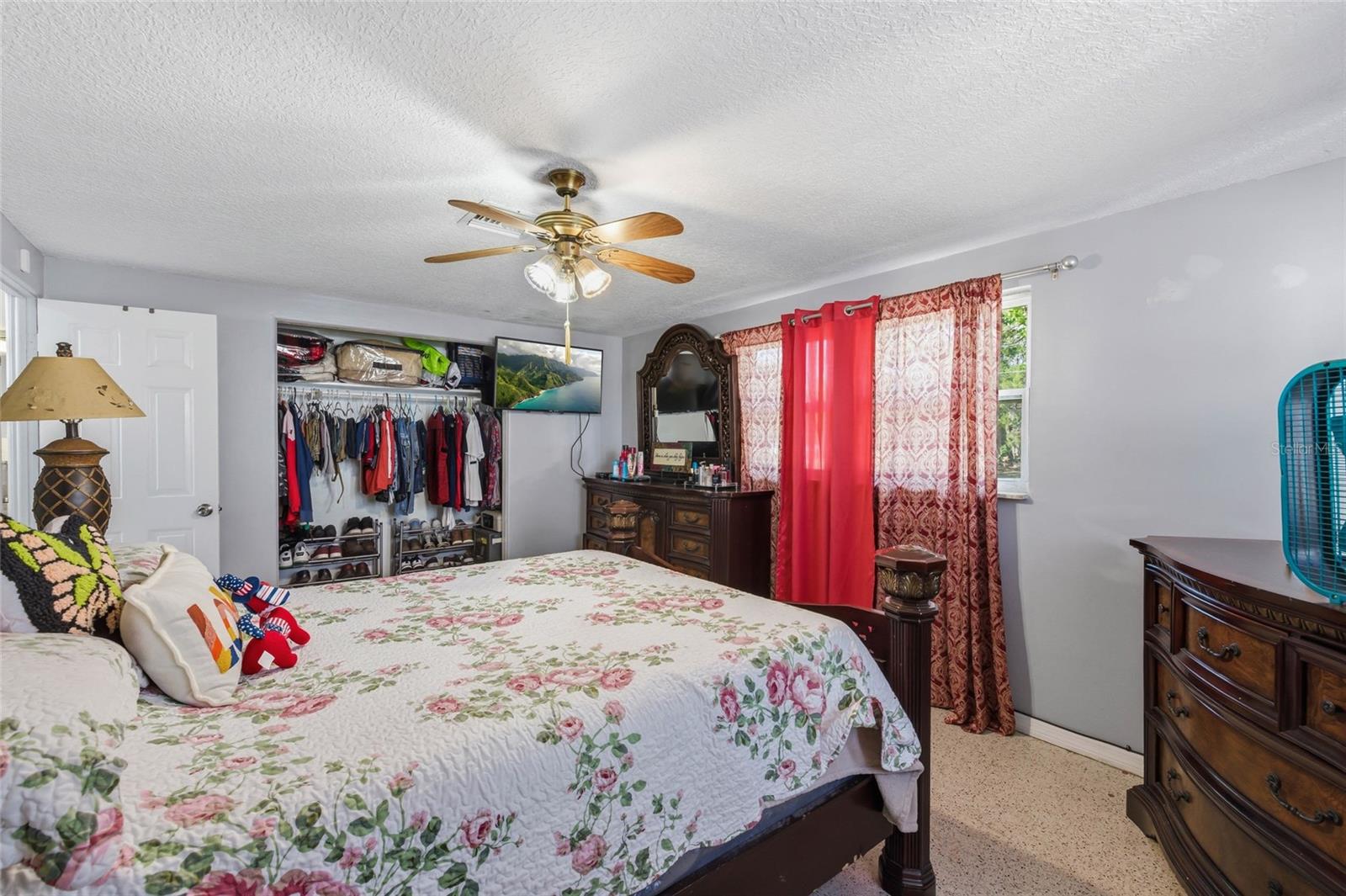 LAKEWOOD VILLAS - Residential