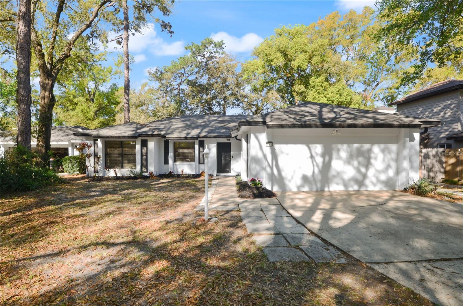 942 CINNAMON COURT