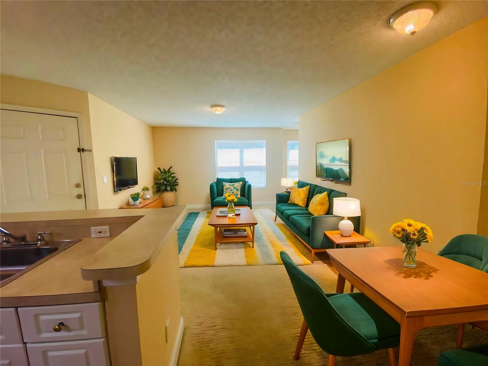 VENETIAN PLACE - Residential