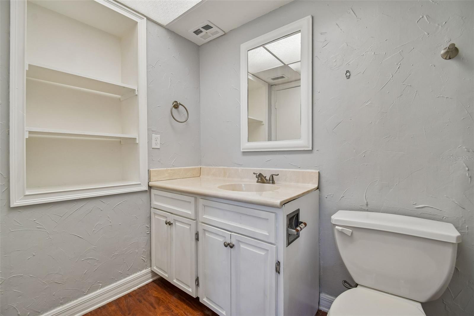 KIMBERLEA CONDO 02 - Residential