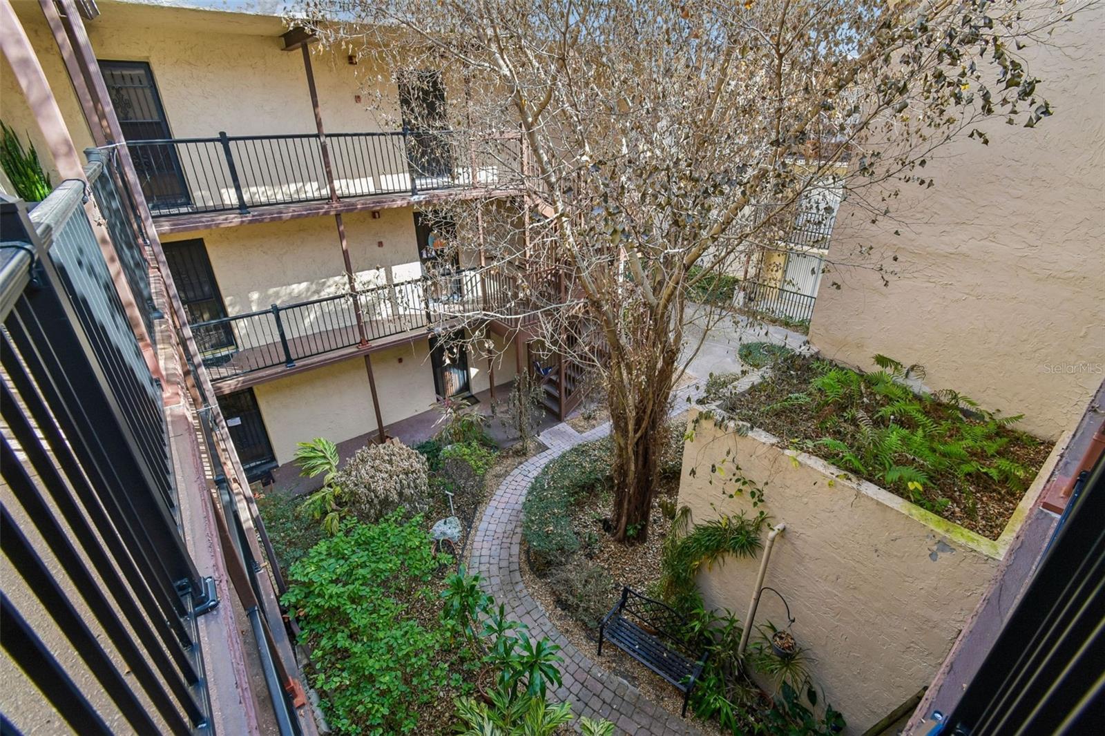 KIMBERLEA CONDO 02 - Residential