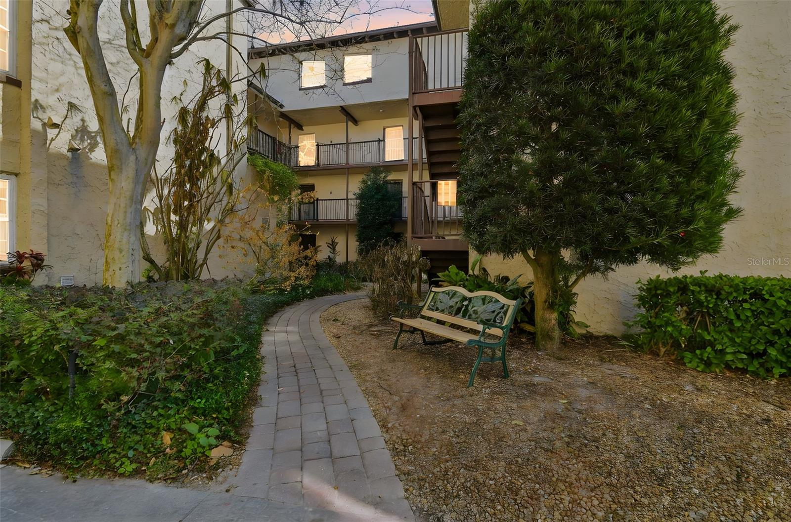 KIMBERLEA CONDO 02 - Residential