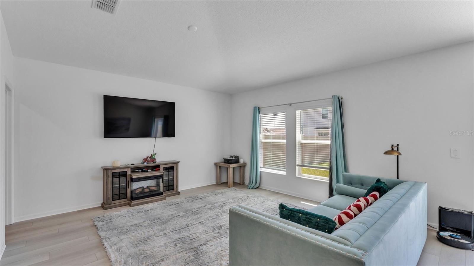 RANCHES/LK MCLEOD II - Residential