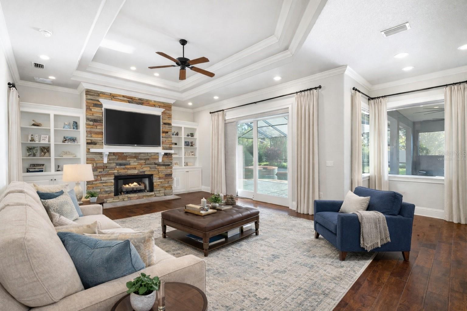 CRESCENT WOODS - Residential