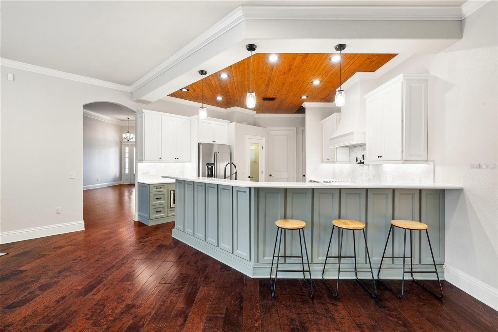 CRESCENT WOODS - Residential