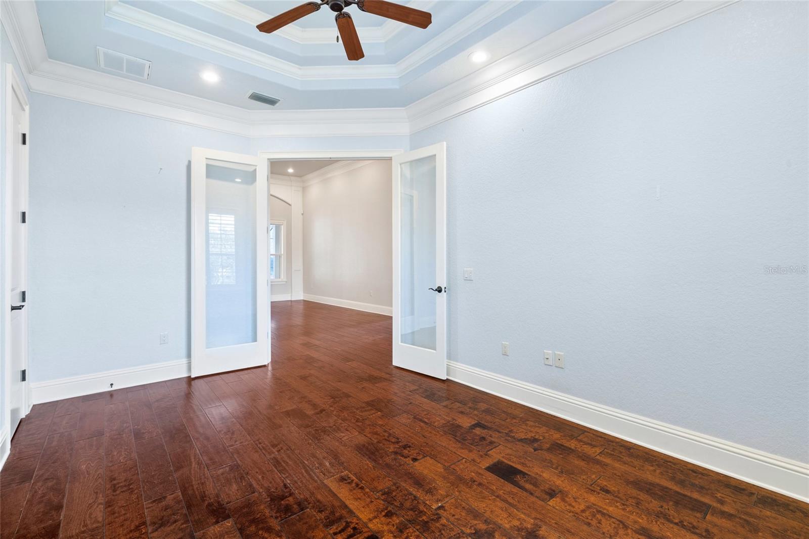 CRESCENT WOODS - Residential