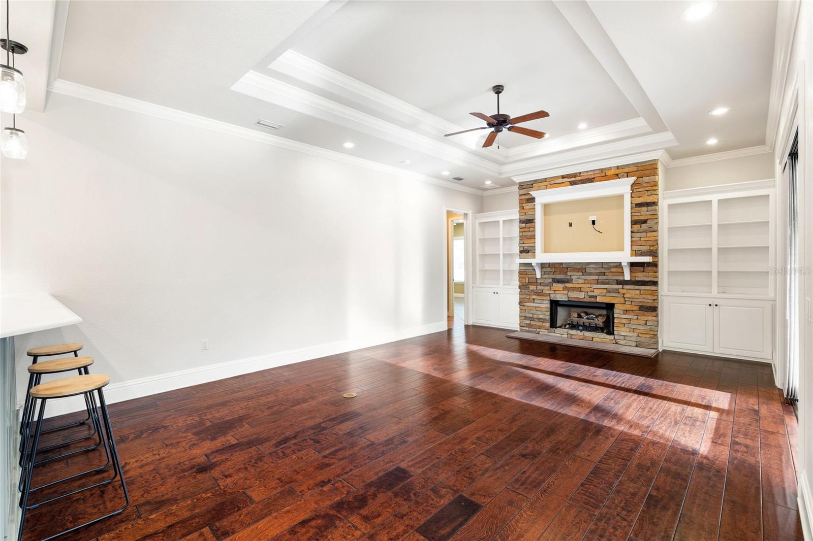 CRESCENT WOODS - Residential