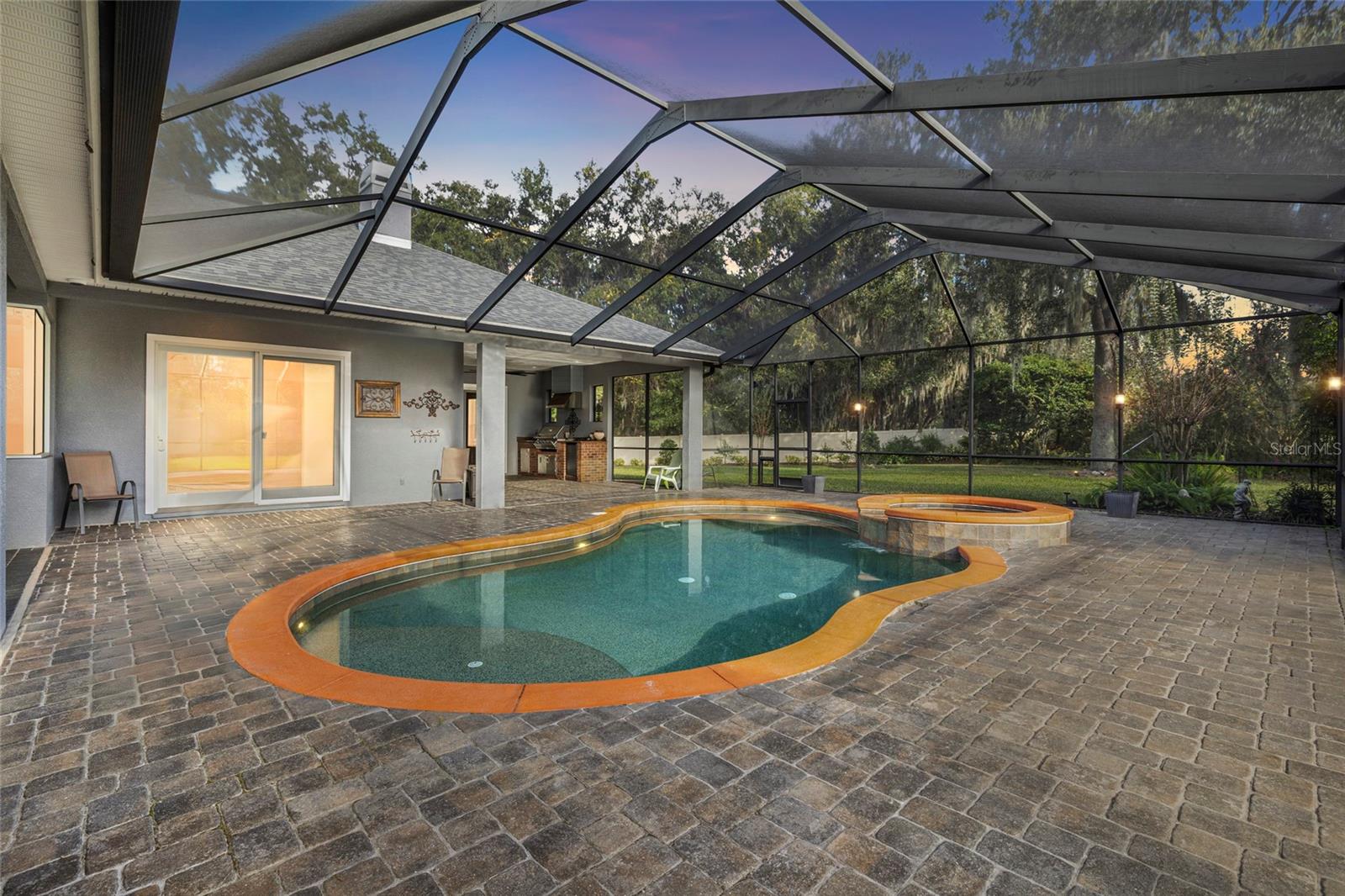 CRESCENT WOODS - Residential