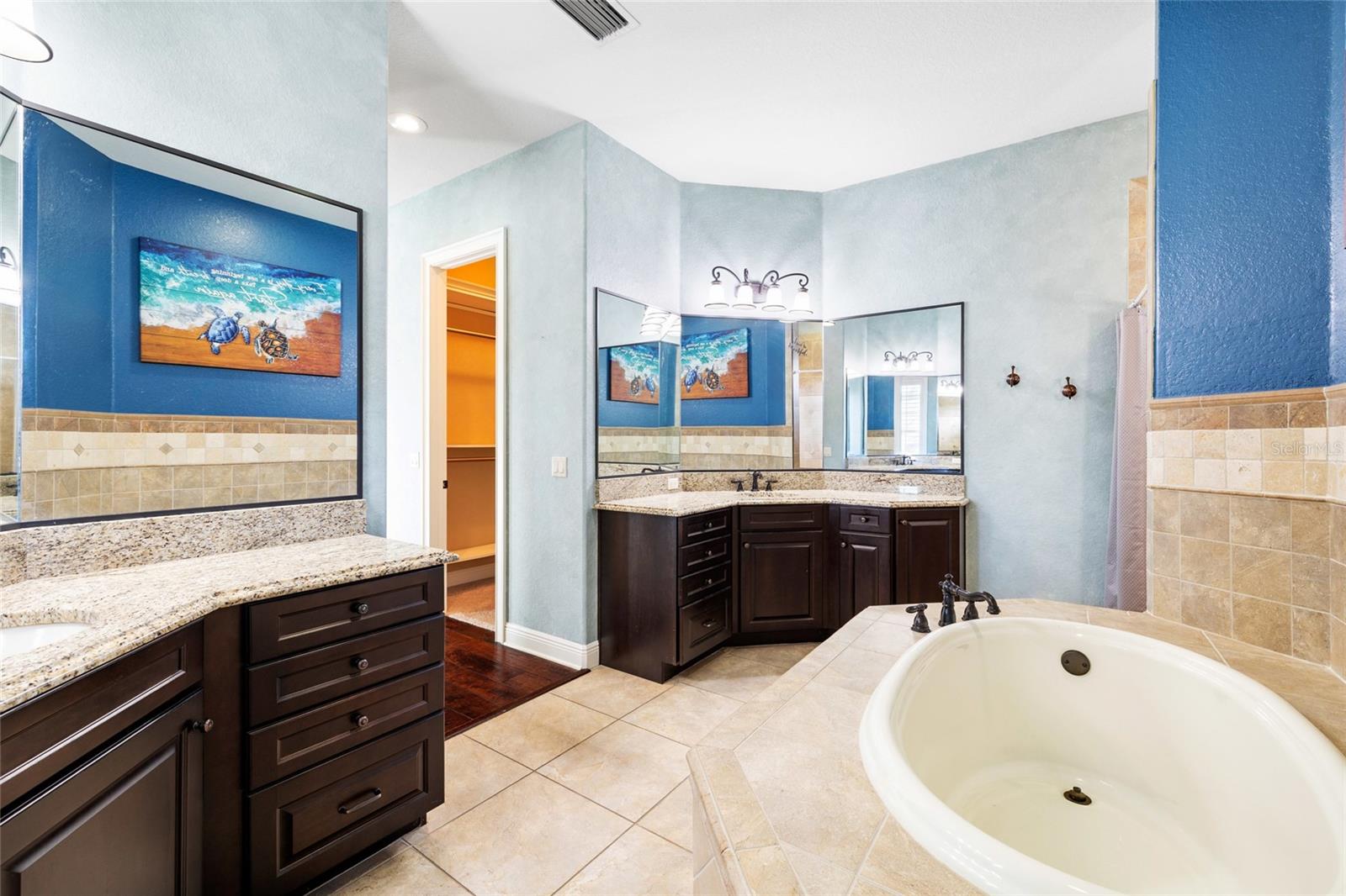 CRESCENT WOODS - Residential