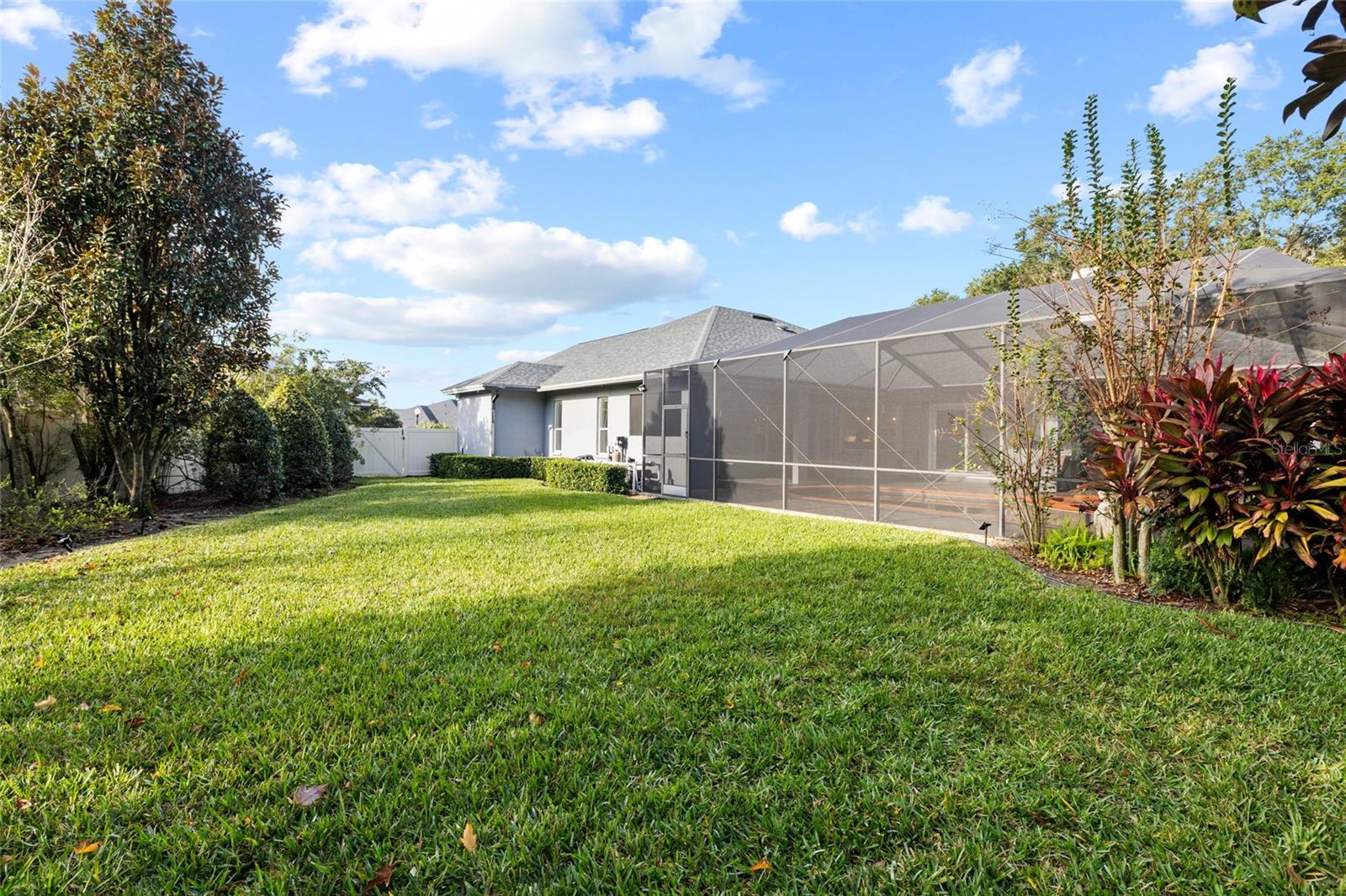 CRESCENT WOODS - Residential