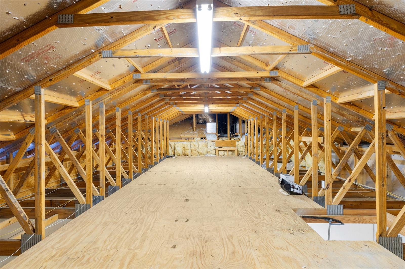 CRESCENT WOODS - Residential