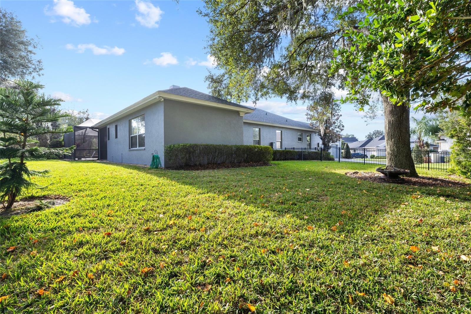 CRESCENT WOODS - Residential