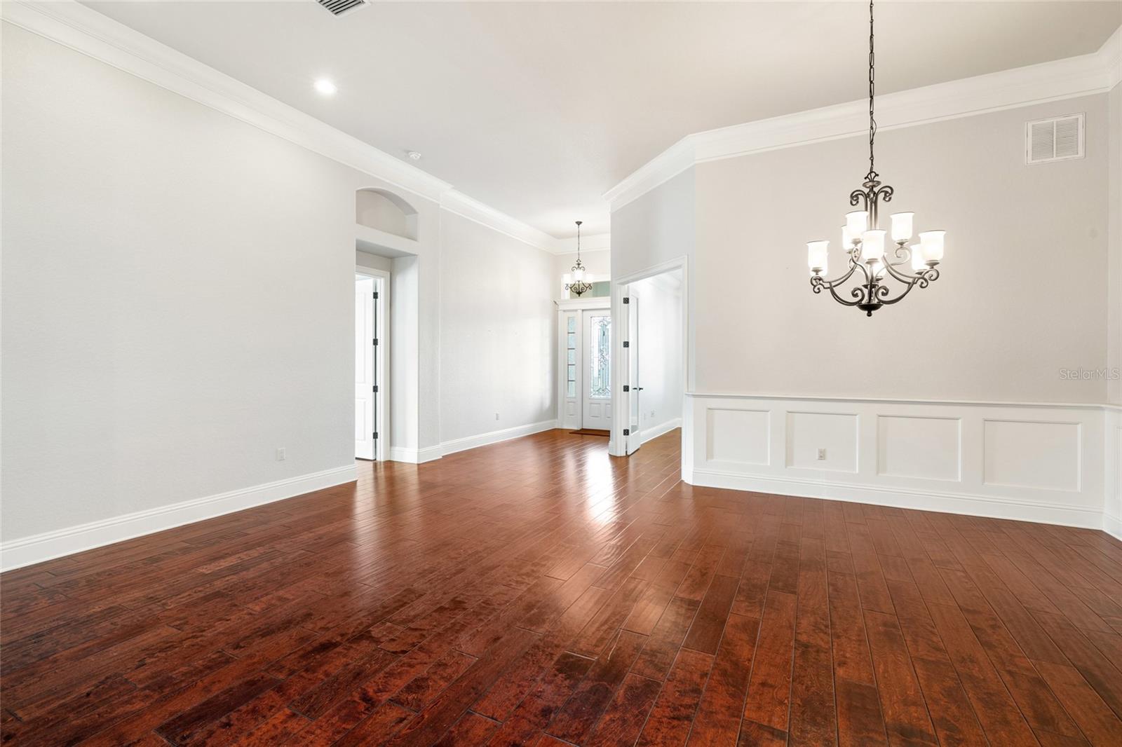 CRESCENT WOODS - Residential