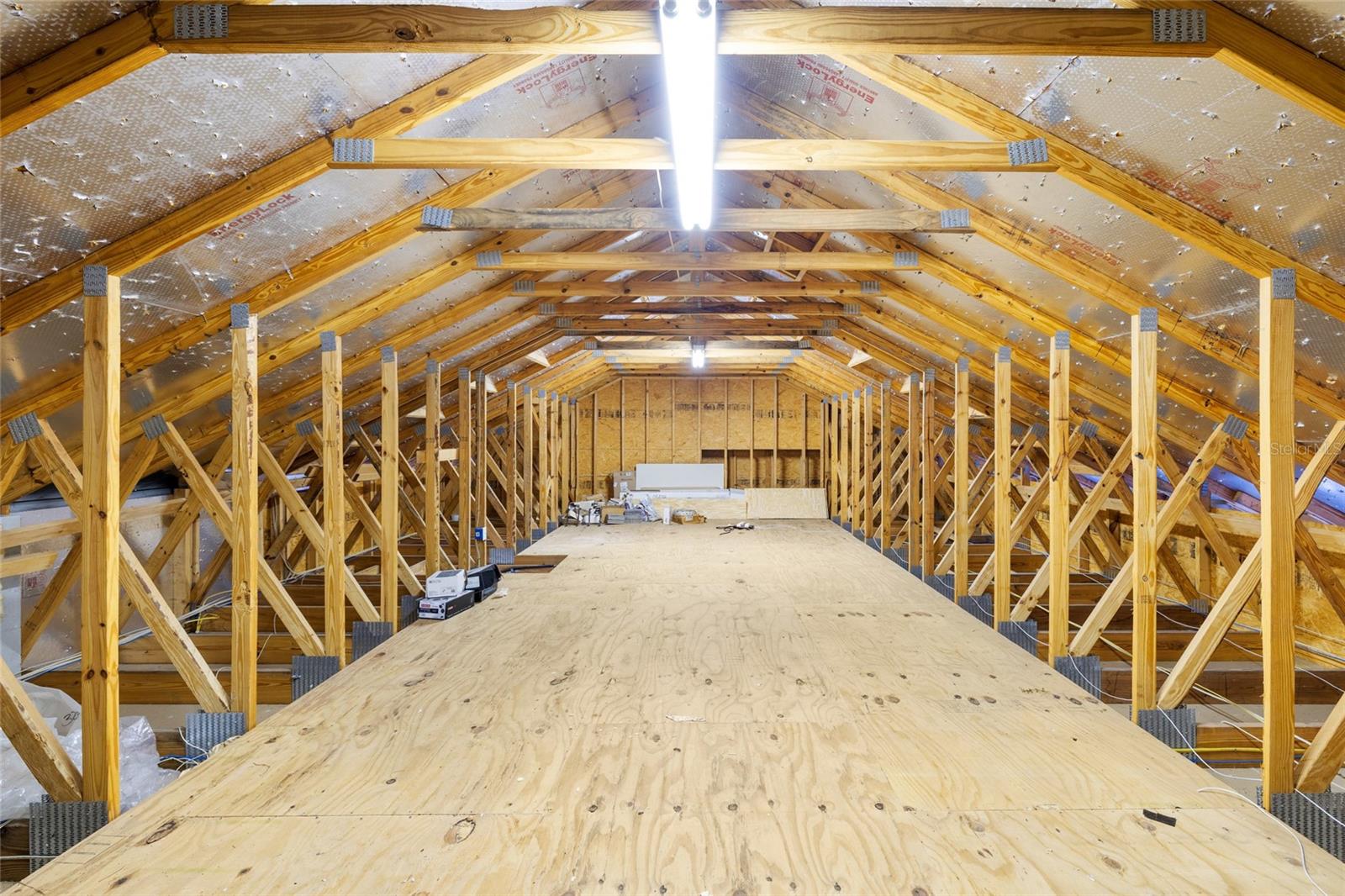 CRESCENT WOODS - Residential