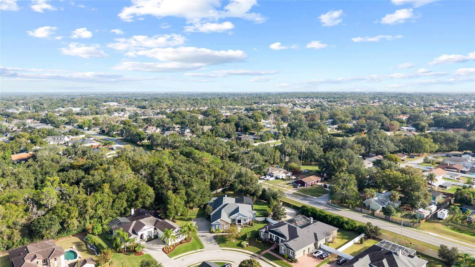 CRESCENT WOODS - Residential