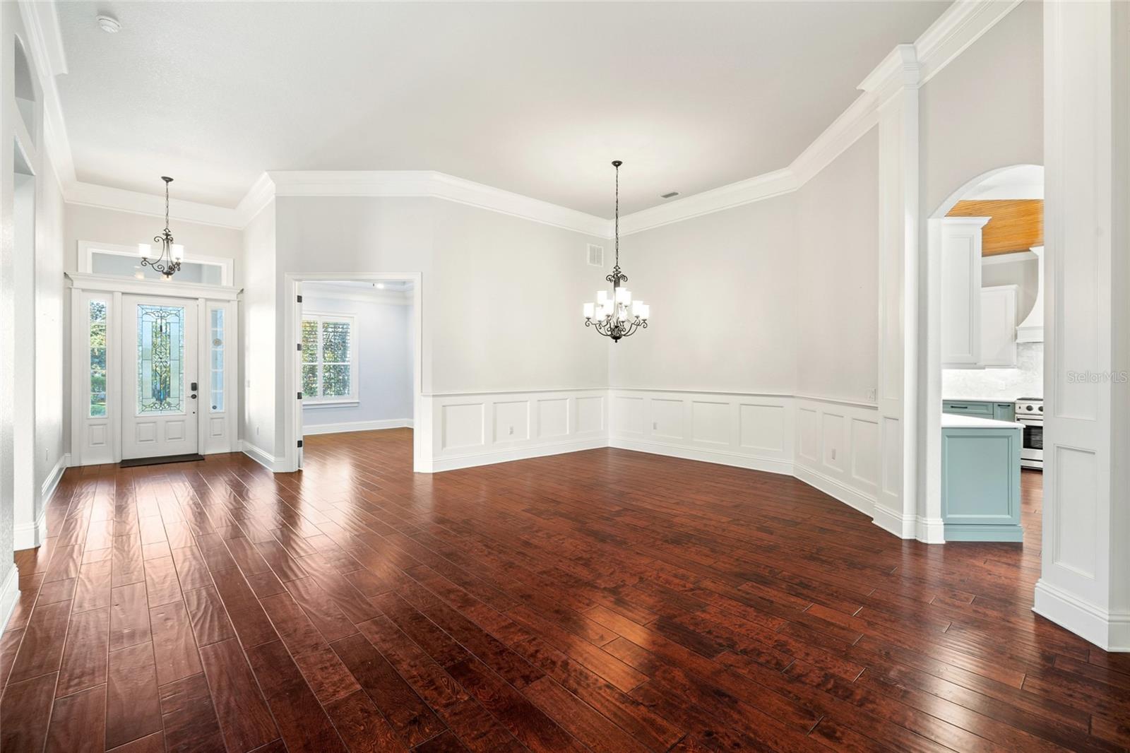 CRESCENT WOODS - Residential