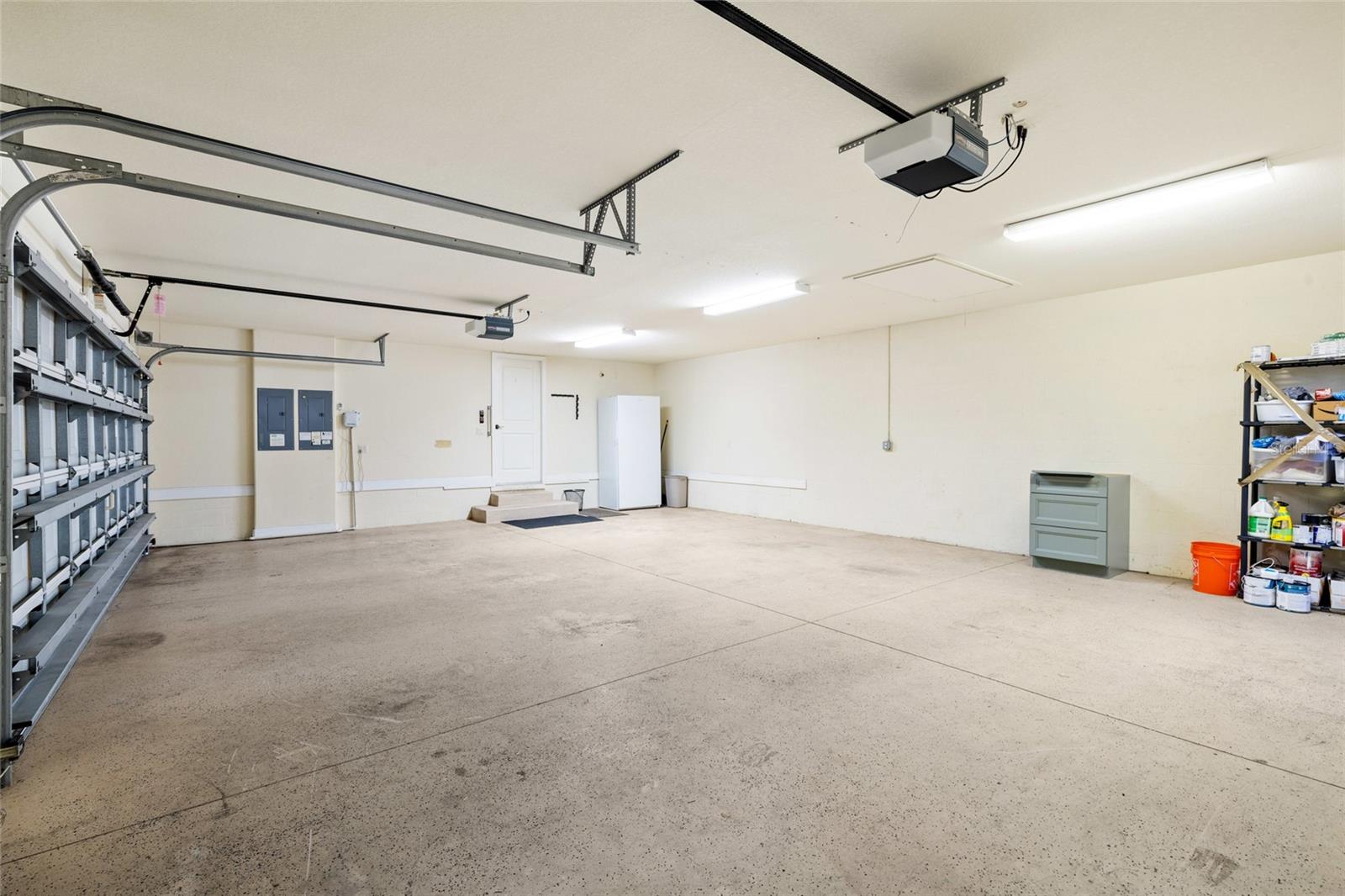 CRESCENT WOODS - Residential