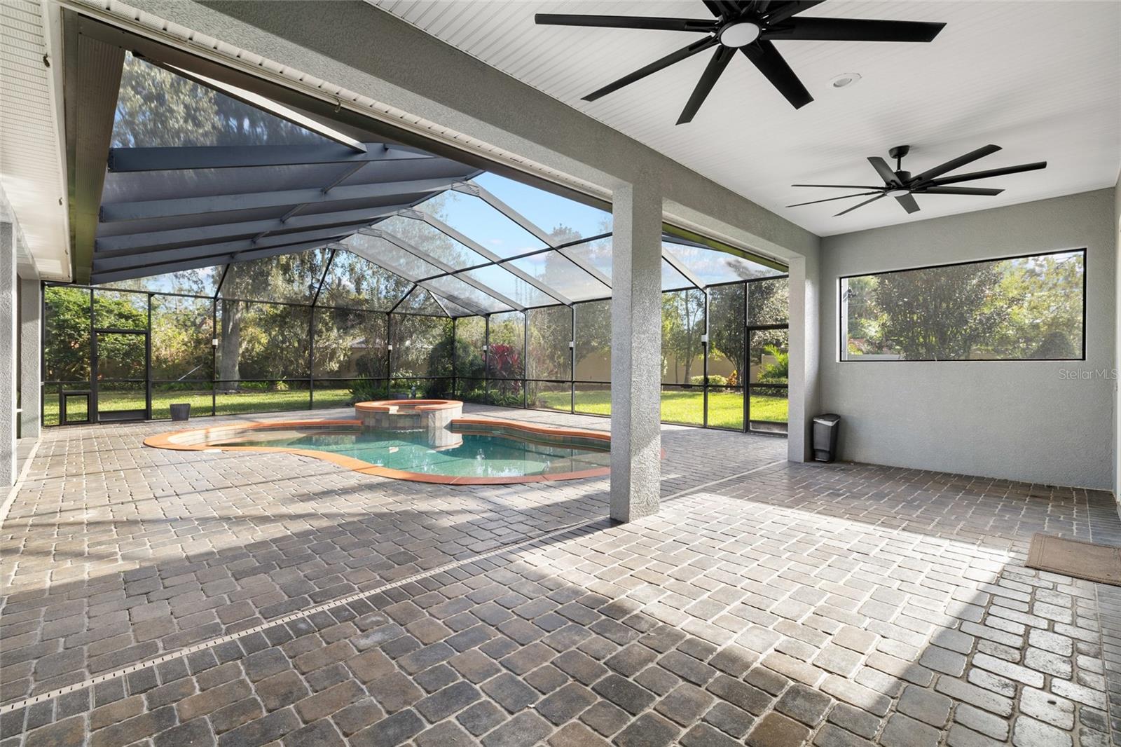 CRESCENT WOODS - Residential