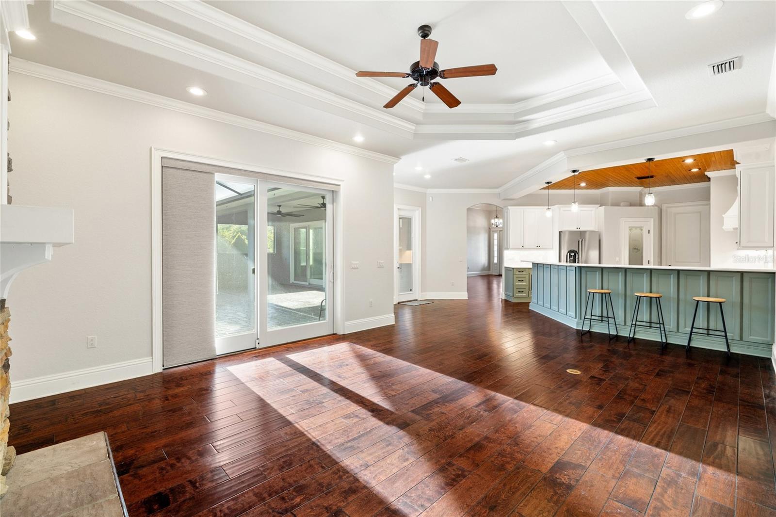 CRESCENT WOODS - Residential