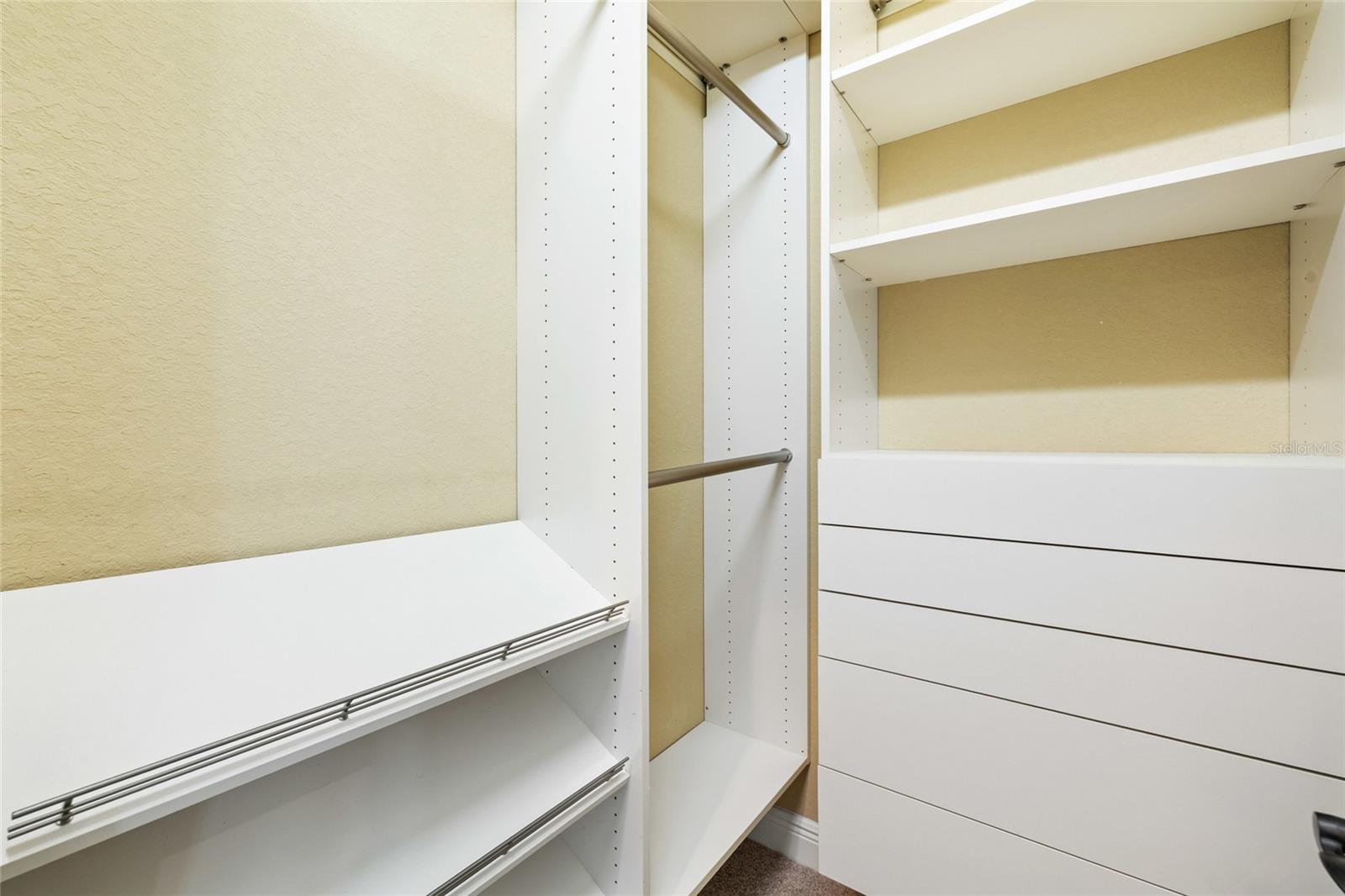 CRESCENT WOODS - Residential